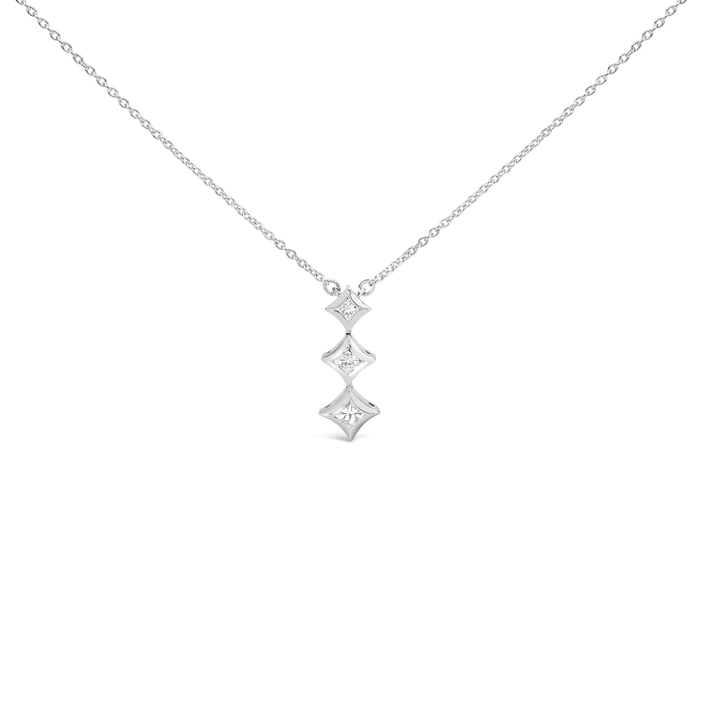 Collar de Pendiente de Tres Piedras con Diamantes de Corte Princesa en Oro Blanco de 10K