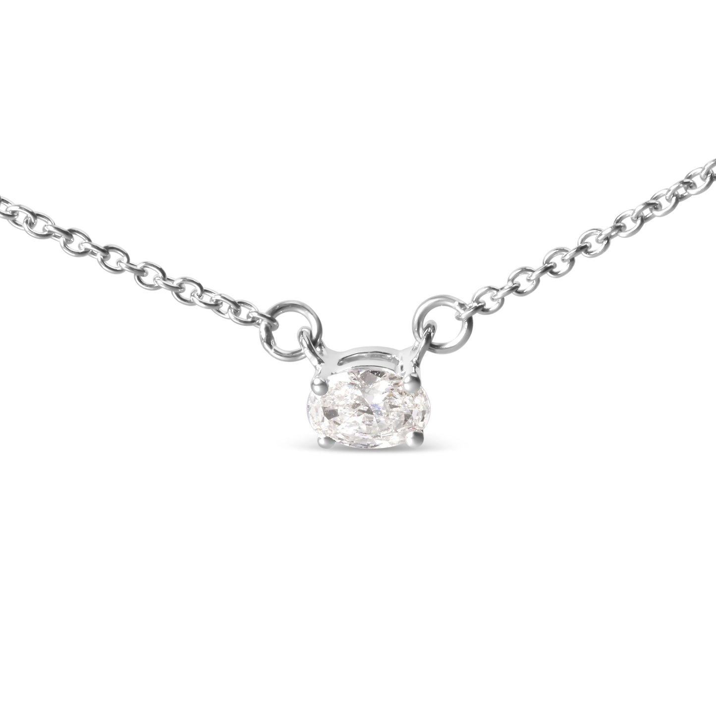 Collar de diamante ovalado cultivado en laboratorio de oro blanco de 14 quilates