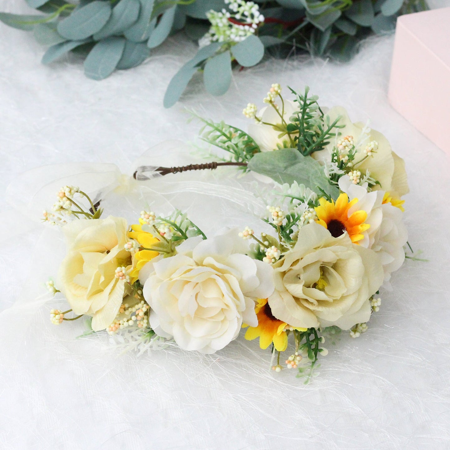 Diadema de Flores con Rosa Grande para Looks Elegantes