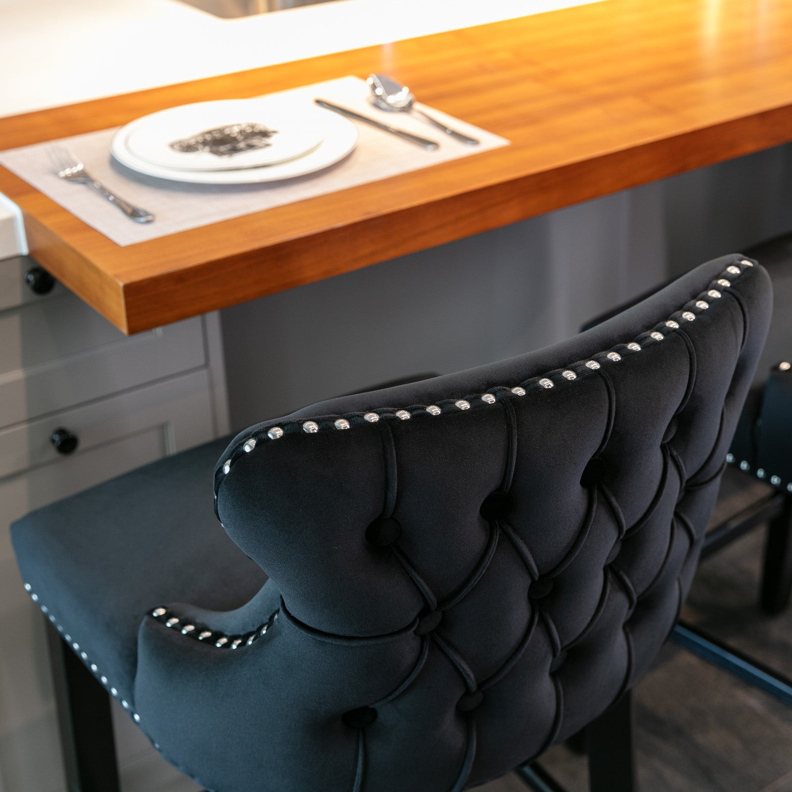 Velvet padded wing back bar stool with button cluster decoration and wooden leg chrome nail head decoration 2-piece set (black) - Korvel