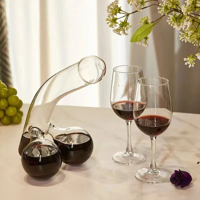 Creative whiskey and red wine decanter made of high borosilicate glass, making it an ideal choice for bar displays - Korvel
