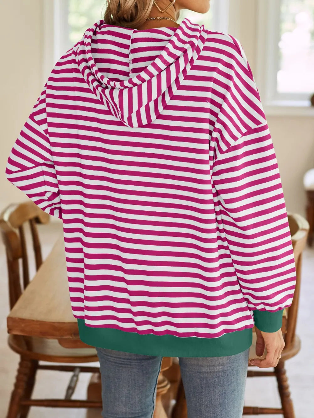 Sudadera con capucha a rayas suelta y casual