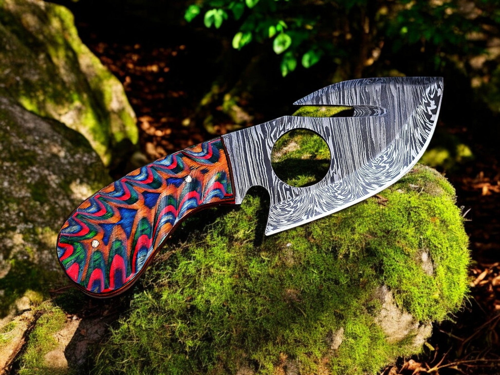 Premium Gut Hook Skinning Knife – 7.25" Damascus Steel with Elegant Wood Handle - Korvel