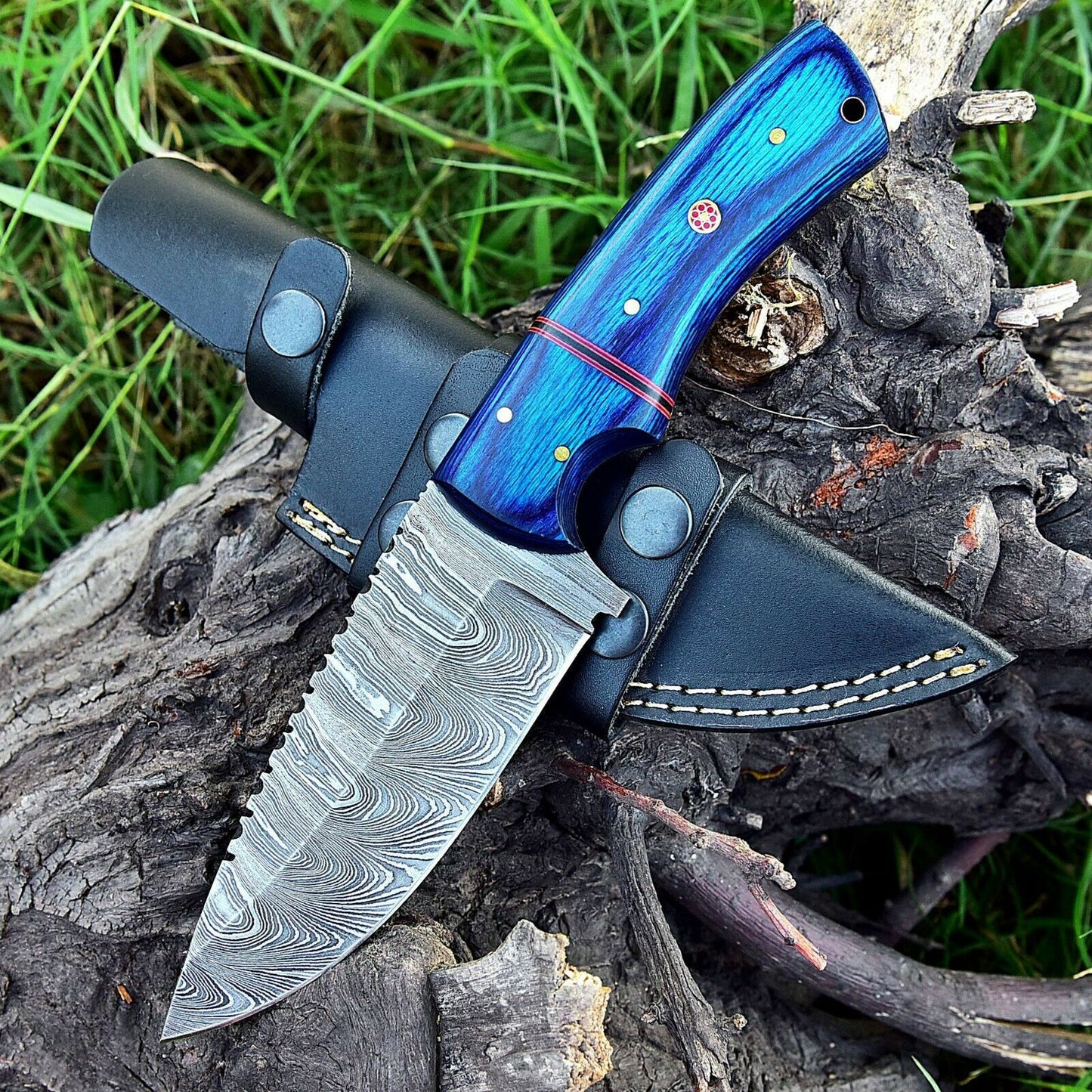 Premium Custom Damascus Steel Skinning Knife for Hunters - Korvel