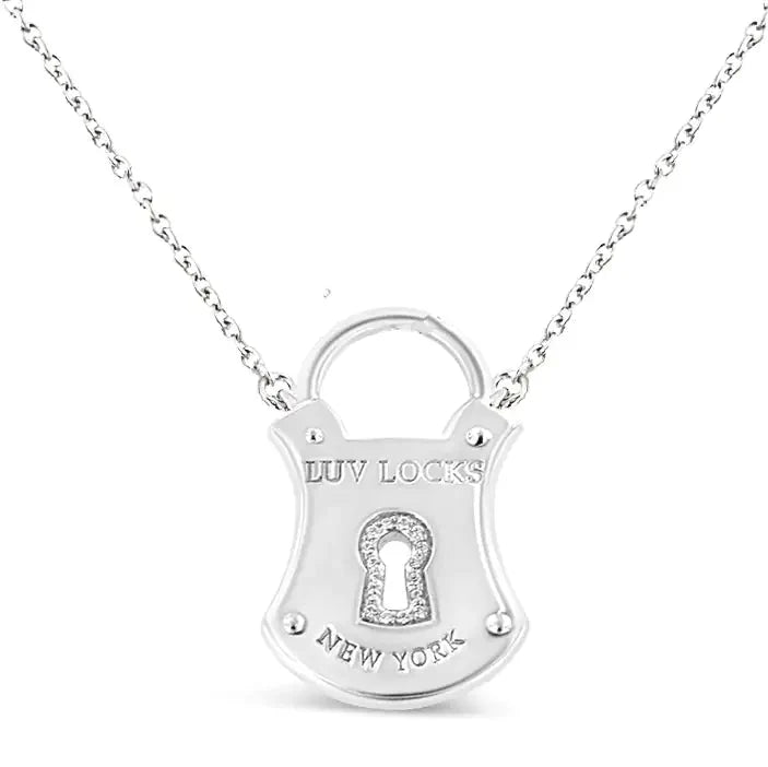Collar con Colgante de Candado de Diamante en Plata de Ley .925
