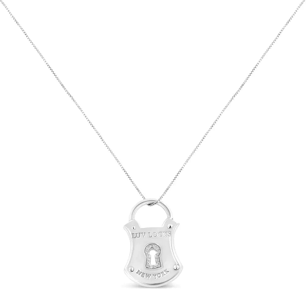 Collar con Colgante de Candado de Diamante en Plata de Ley .925