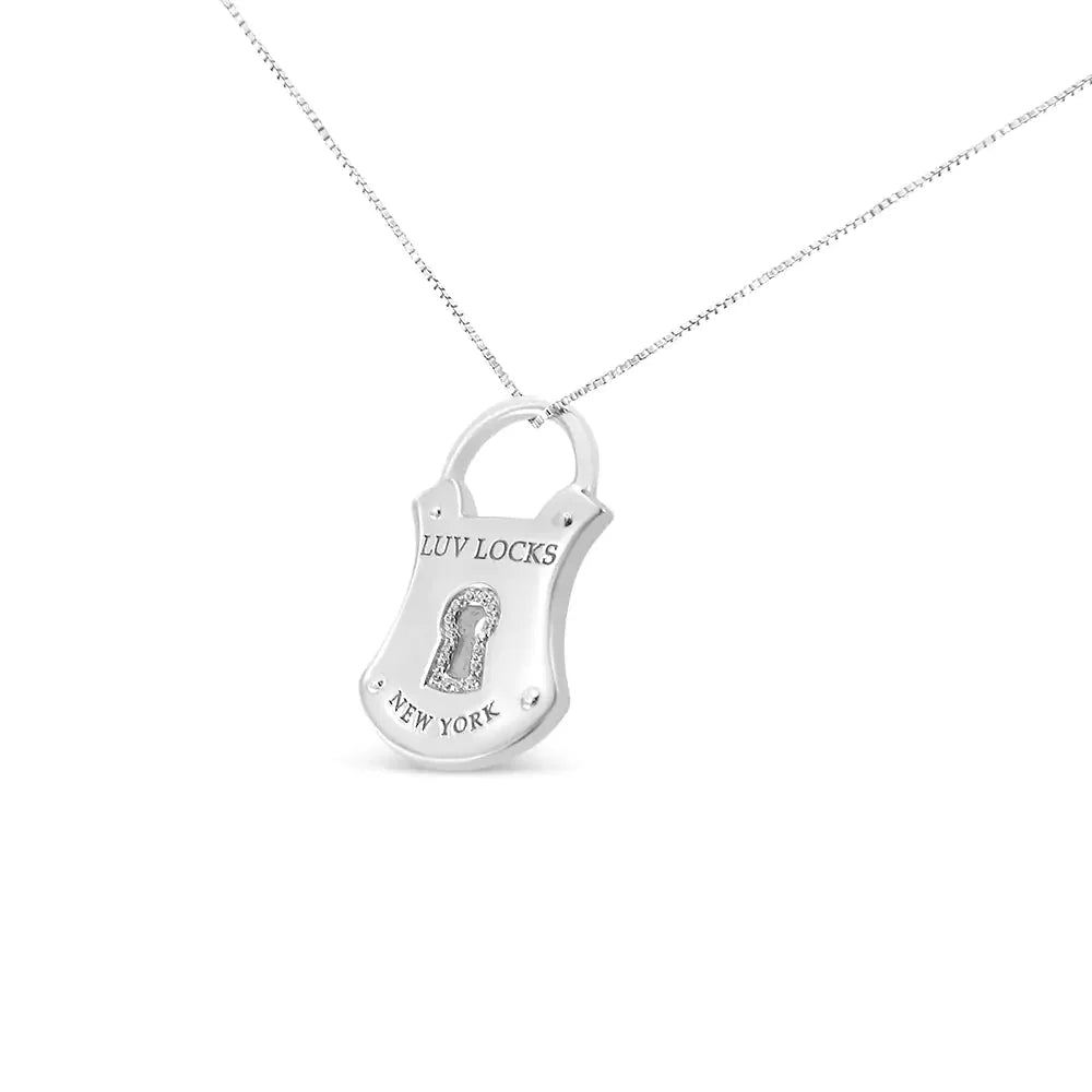 Collar con Colgante de Candado de Diamante en Plata de Ley .925