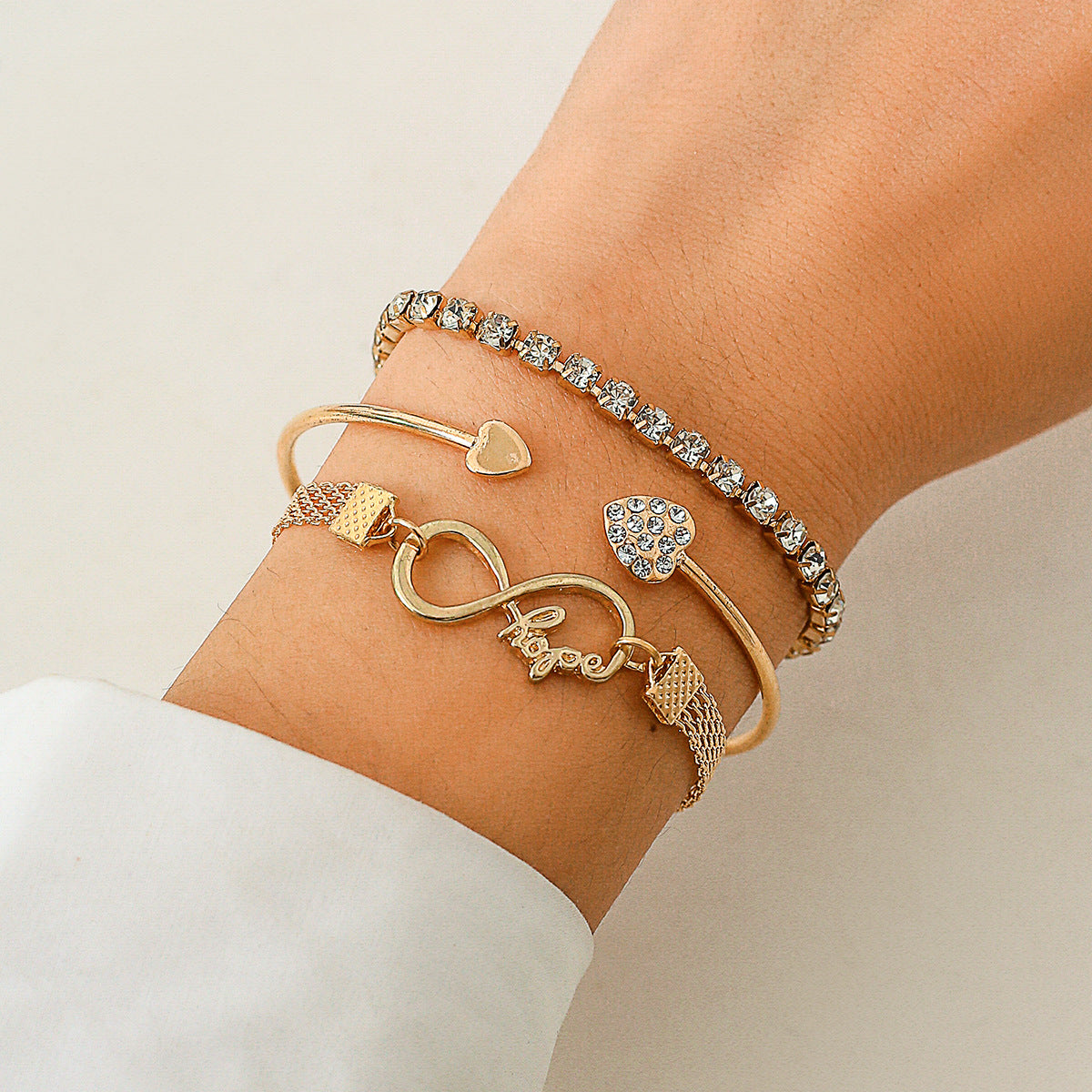 Bracelet en chaîne en diamant en forme de cœur élégant pour femmes