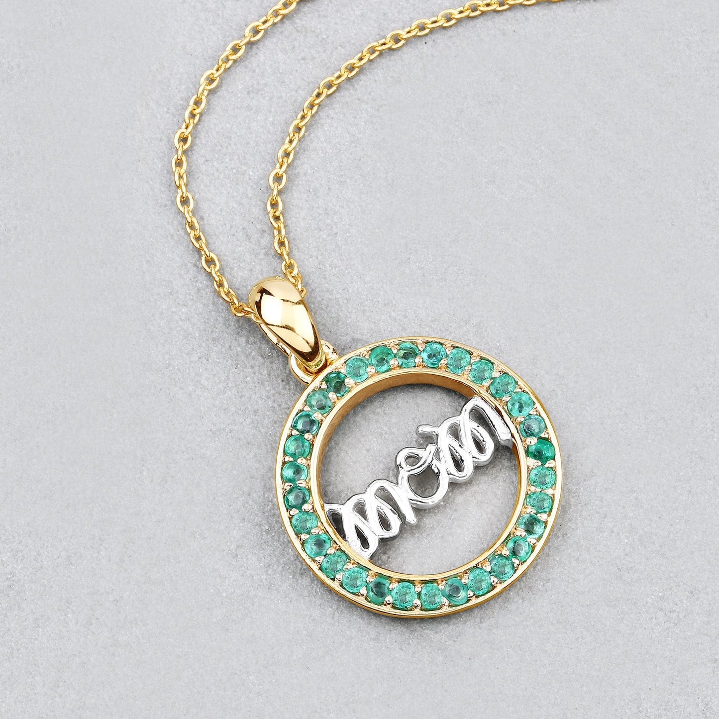Pendentif en émeraude véritable de 0,54 carat en argent sterling .925
