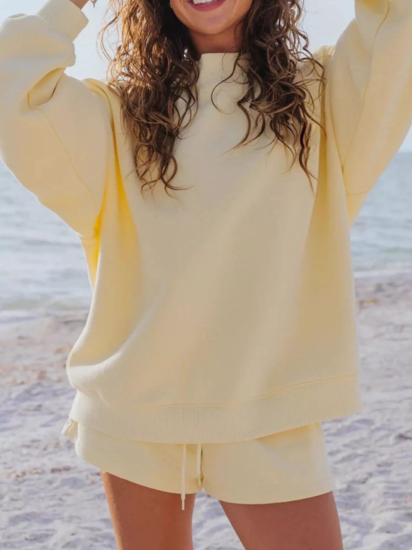 Conjunto de Sudadera de Cuello Redondo y Pantalones Cortos de Corte Suelto