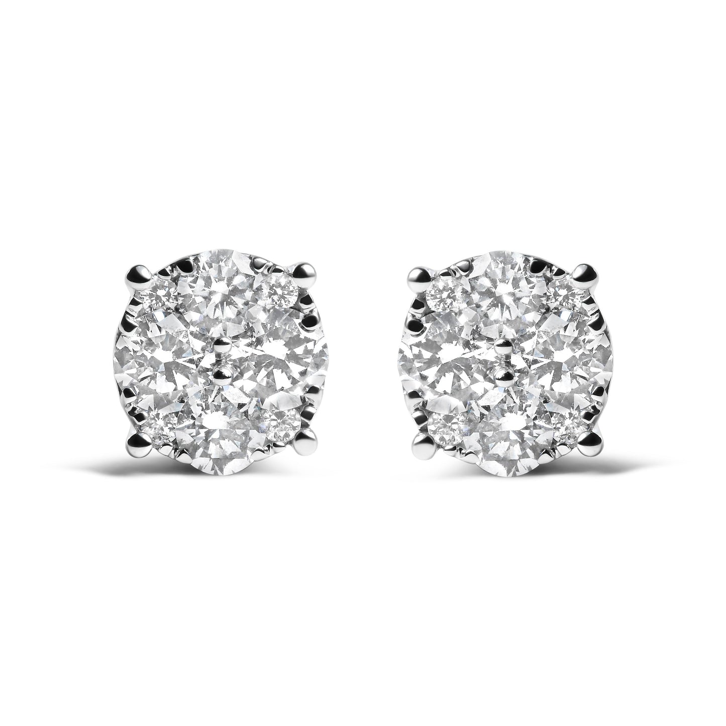 Pendientes de Stud de Diamante en Clúster de Oro Blanco de 14K Creado en Laboratorio
