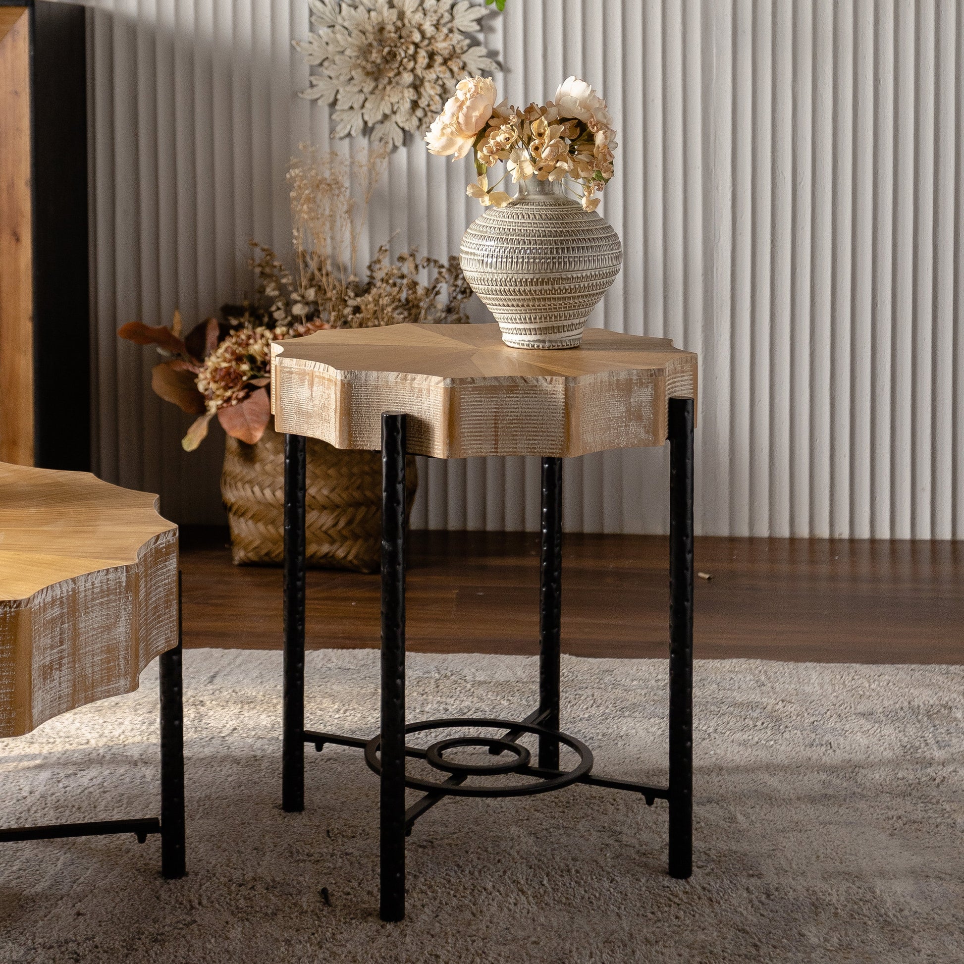 31.5 "Vintage Patchwork Lace Shape Coffee Table Cedar Coffee Table Set (Set of 2) - Korvel