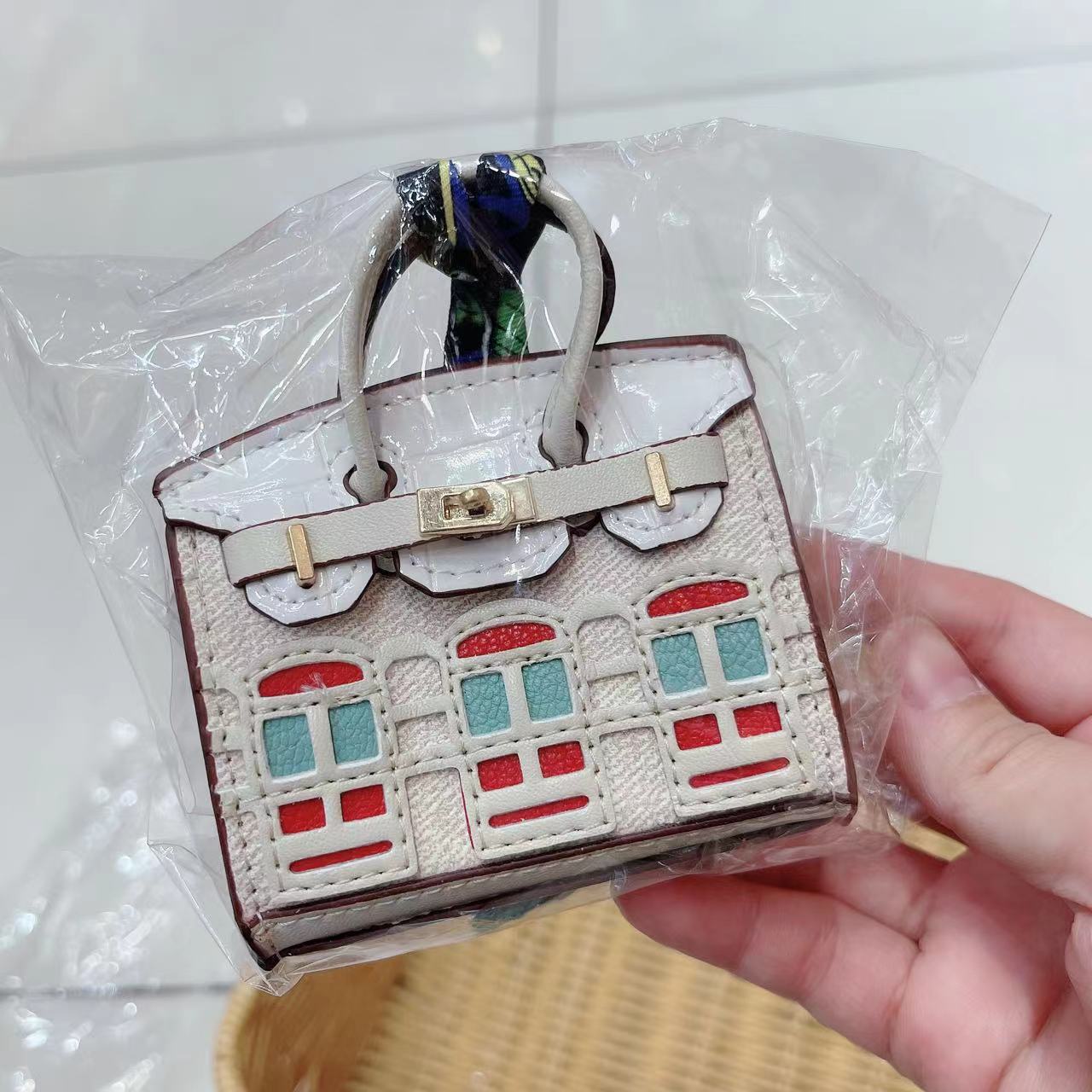 Small house bag mini window pendant headphone bag lipstick car key backpack backpack decoration - Korvel