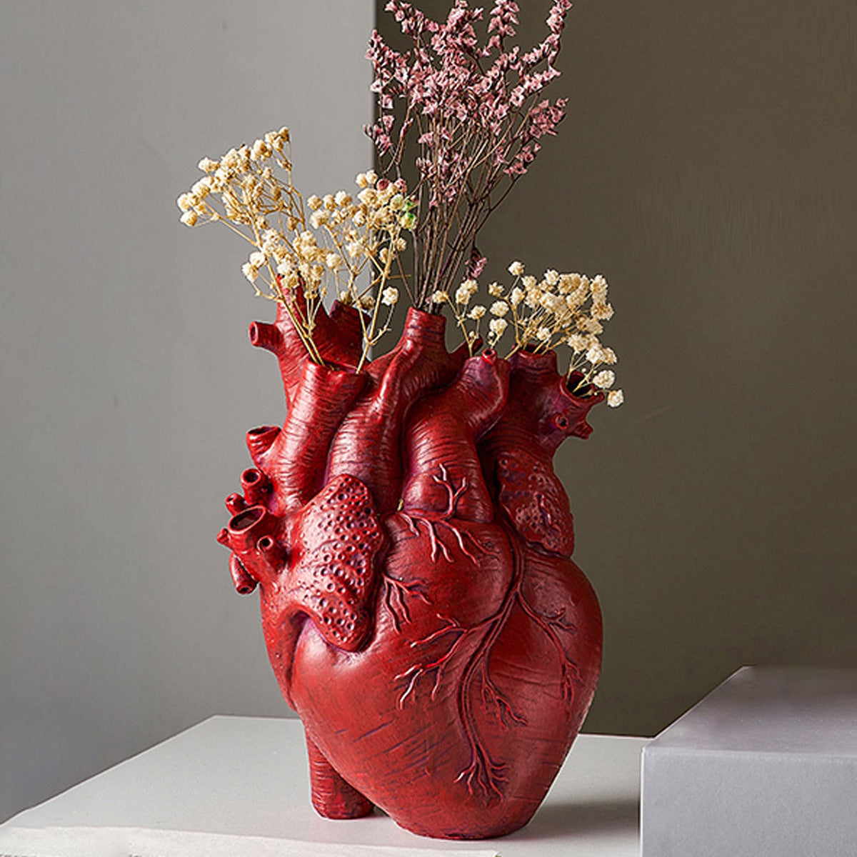 Heart-Shaped Resin Flower Vase for Elegant Home Decor