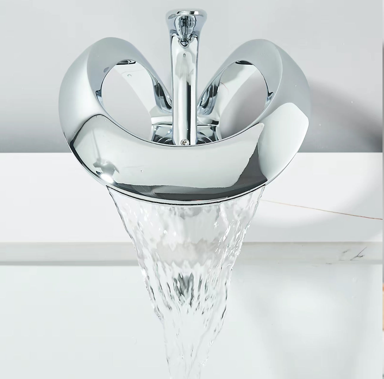 AquaFalls Chrome Tap - Korvel