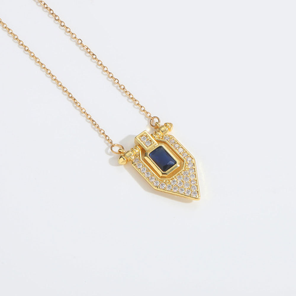 Elegant Roman Retro Flag Design Pendant Necklace