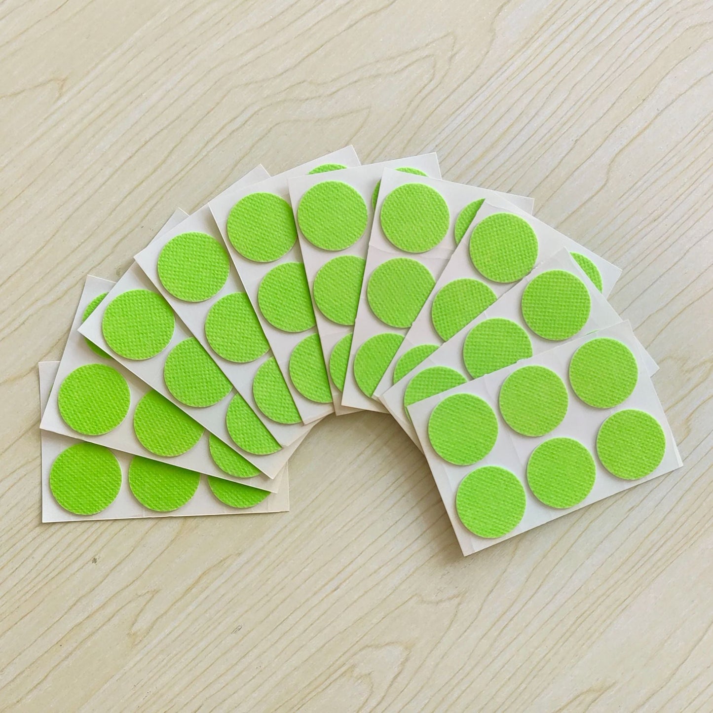 [120 pieces] Shield essential oil fragrance sticker non-woven fabric sticker adult and children silicone non mosquito repellent wristband - Korvel