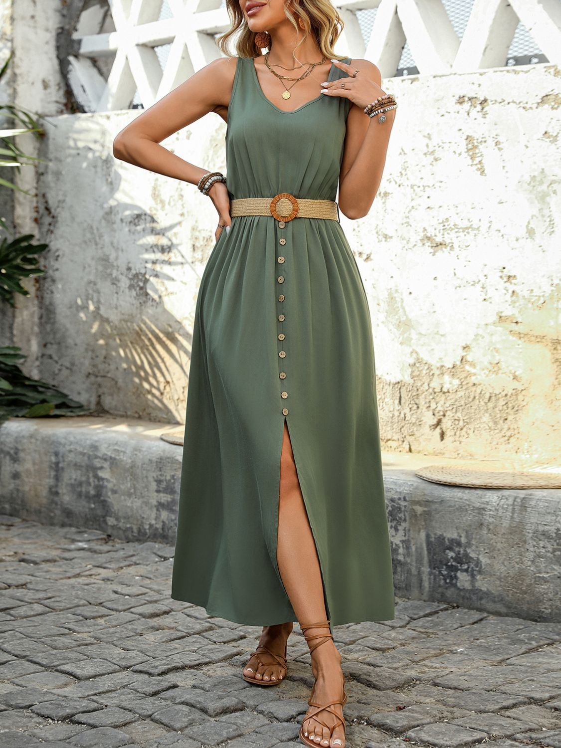 Robe midi sans manches à boutons décoratifs élégante