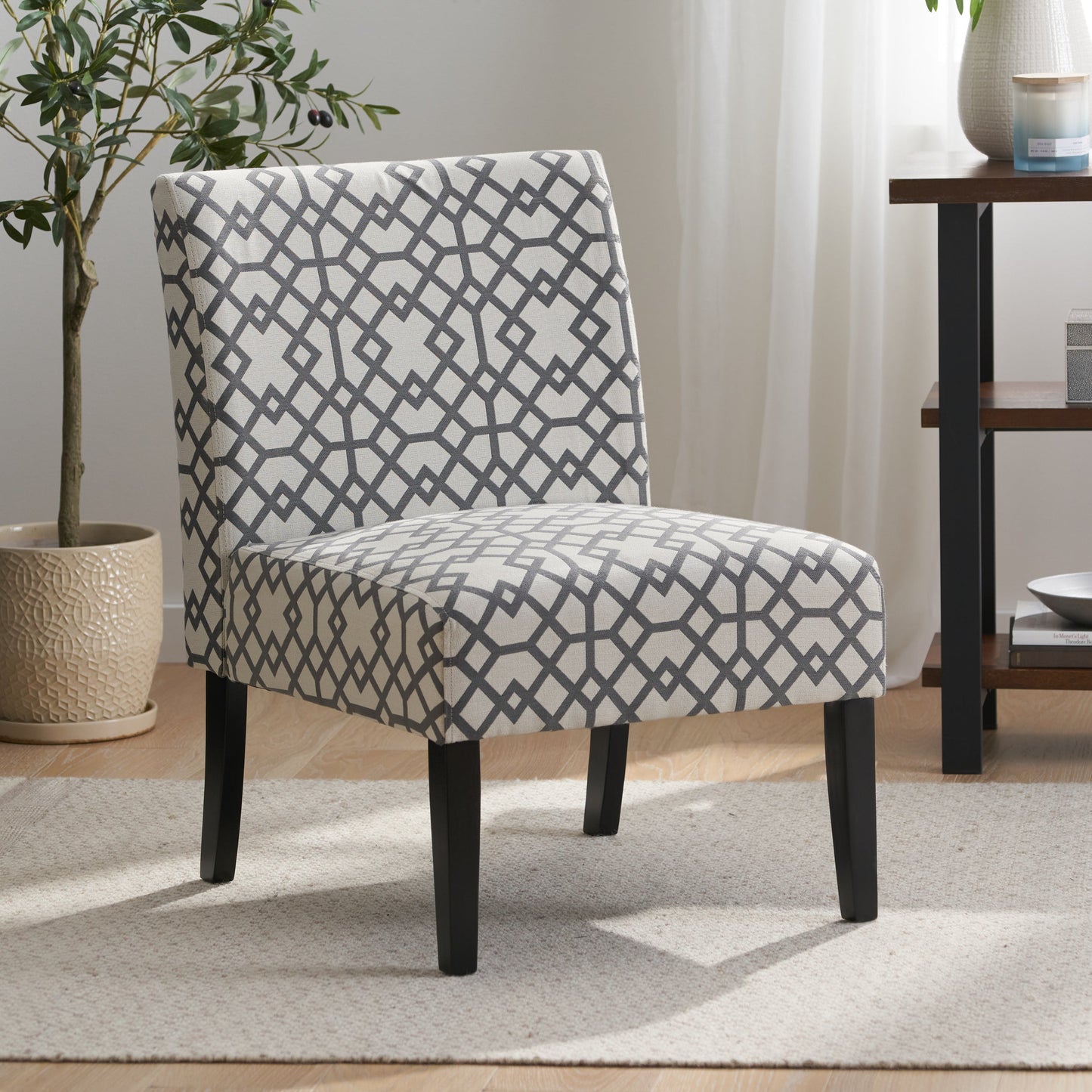 ACCENT CHAIR - Korvel