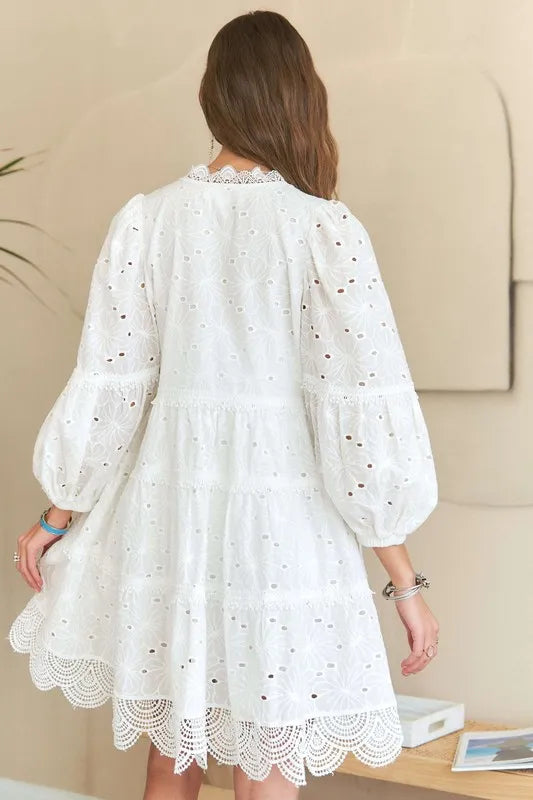 Robe Babydoll à Col V en Dentelle Détail et Œillets à Volants