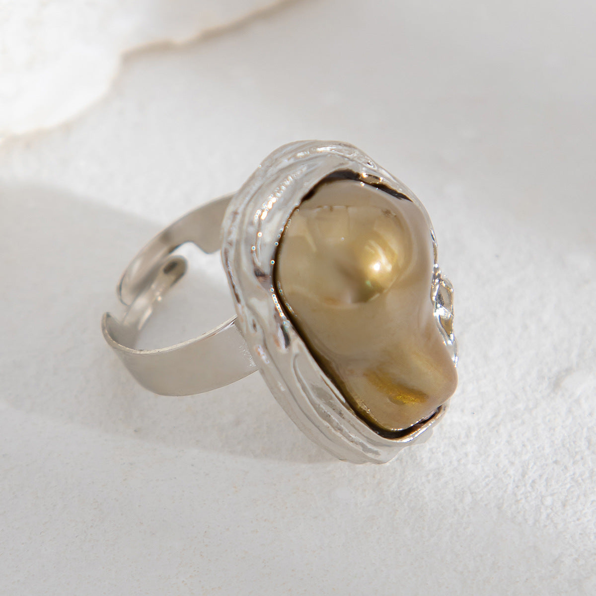 Baroque Irregular Pearl Inlaid Alloy Rings
