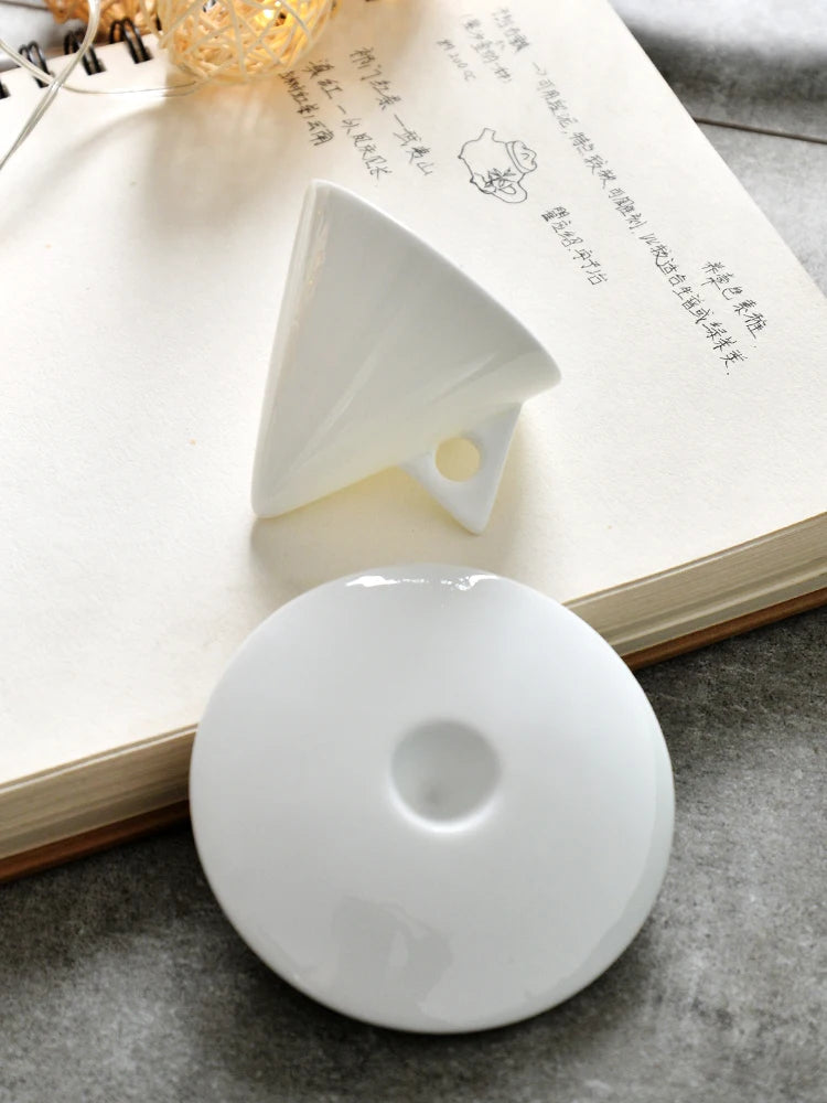 Ensemble de tasses et soucoupes à café exquisément préparées à la main