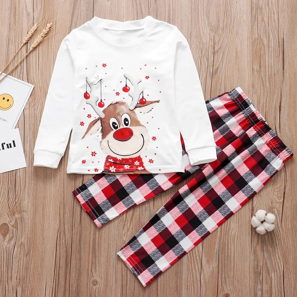 Conjunto de Pijamas a Juego para la Familia en Navidad