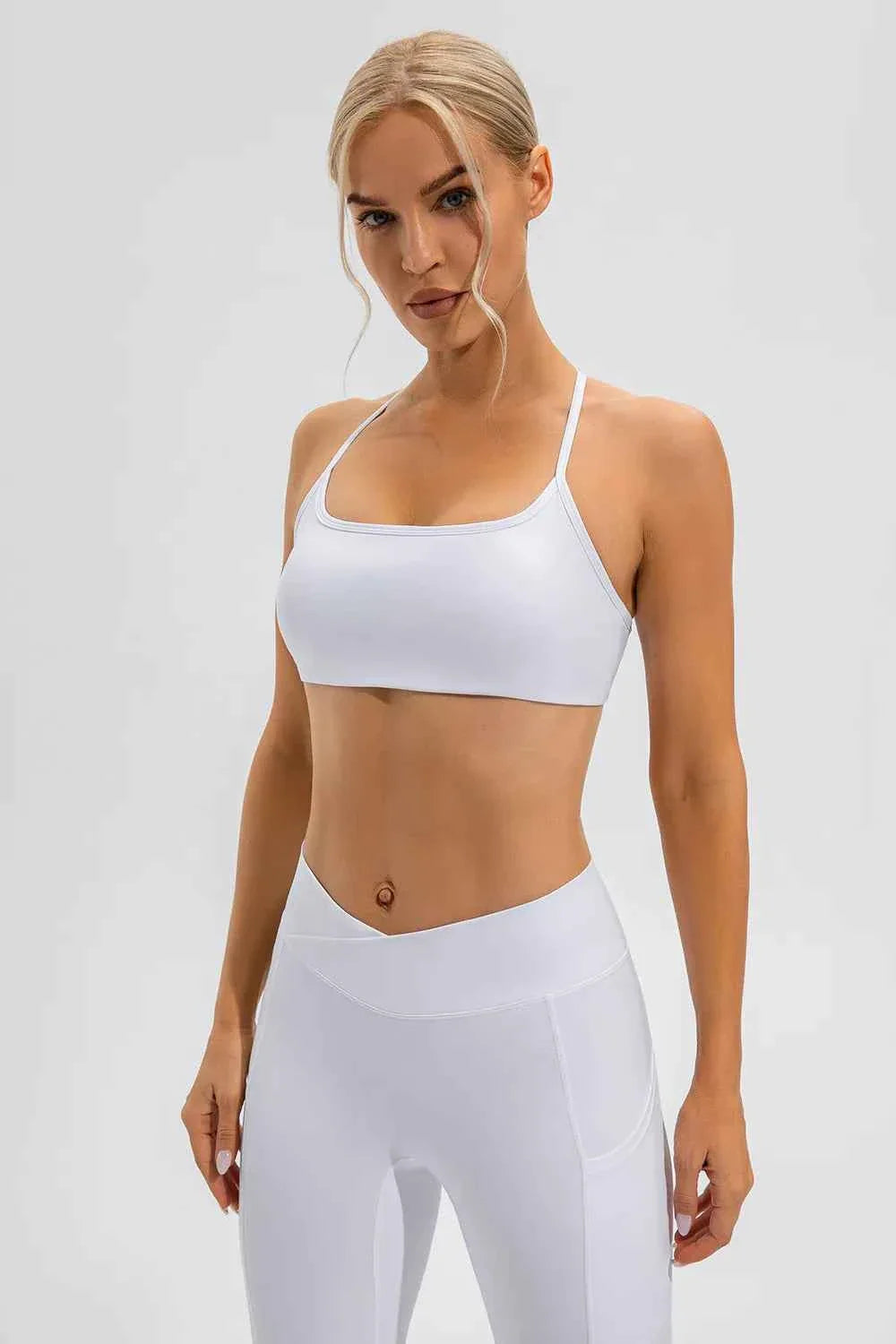 Camiseta Activa con Tirantes en Cruz