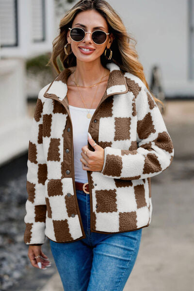 Chaqueta de Teddy de Manga Larga con Botones y Diseño a Cuadros Elegante