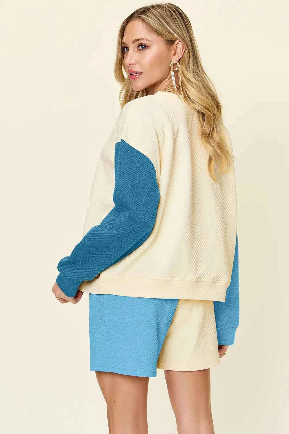Conjunto de Hombros de Dos Piezas con Bolsillos Contrastantes