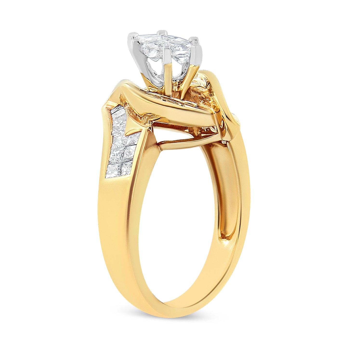 Anillo de Compromiso en Oro Amarillo de 14K con Diamante en Forma de Marquesa