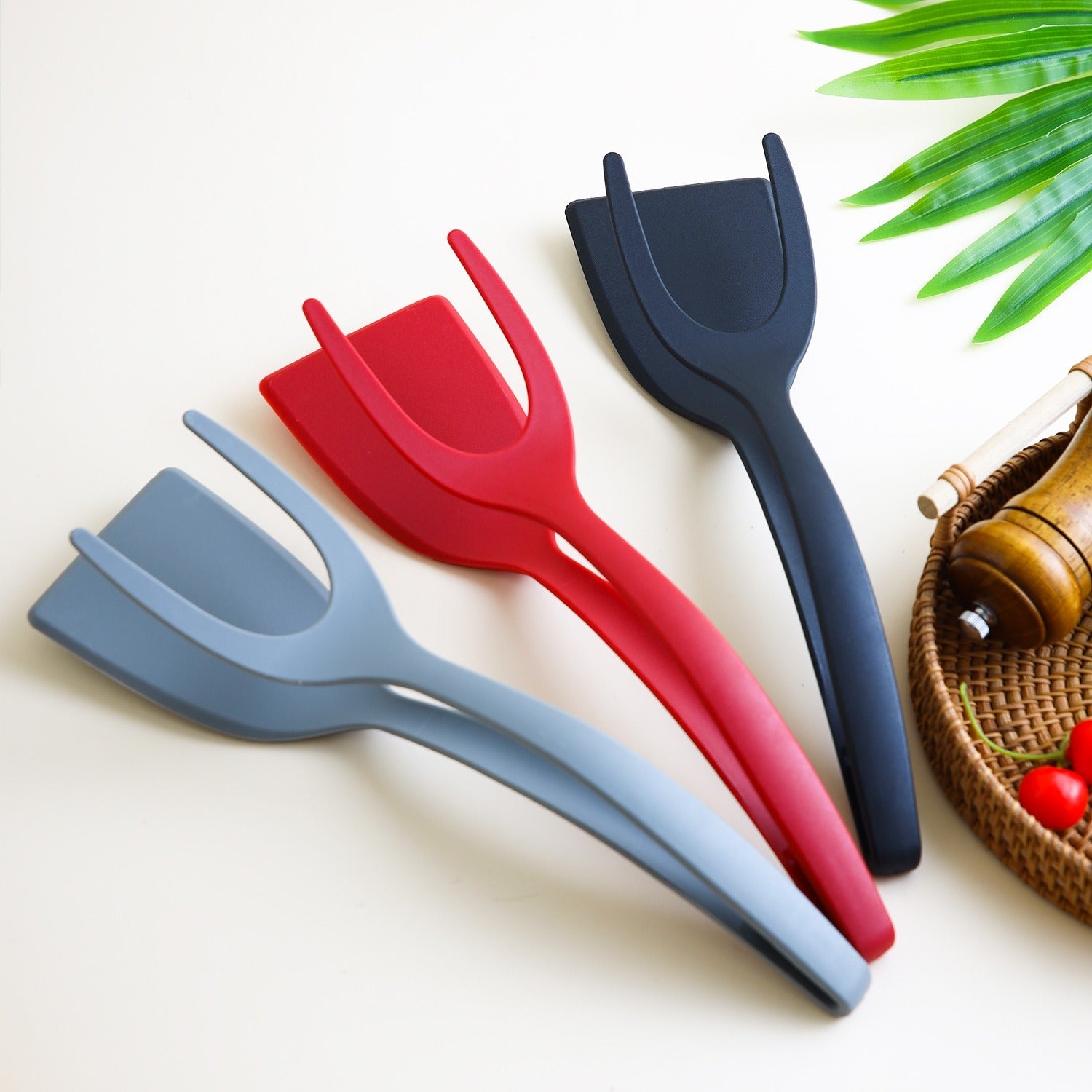 Pancake toasted bread fried egg clip fried egg flipping shove kitchen tool egg shovel beef steak shovel two in one - Korvel