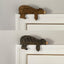 Décoration de cadre de porte en bois d'ours brun