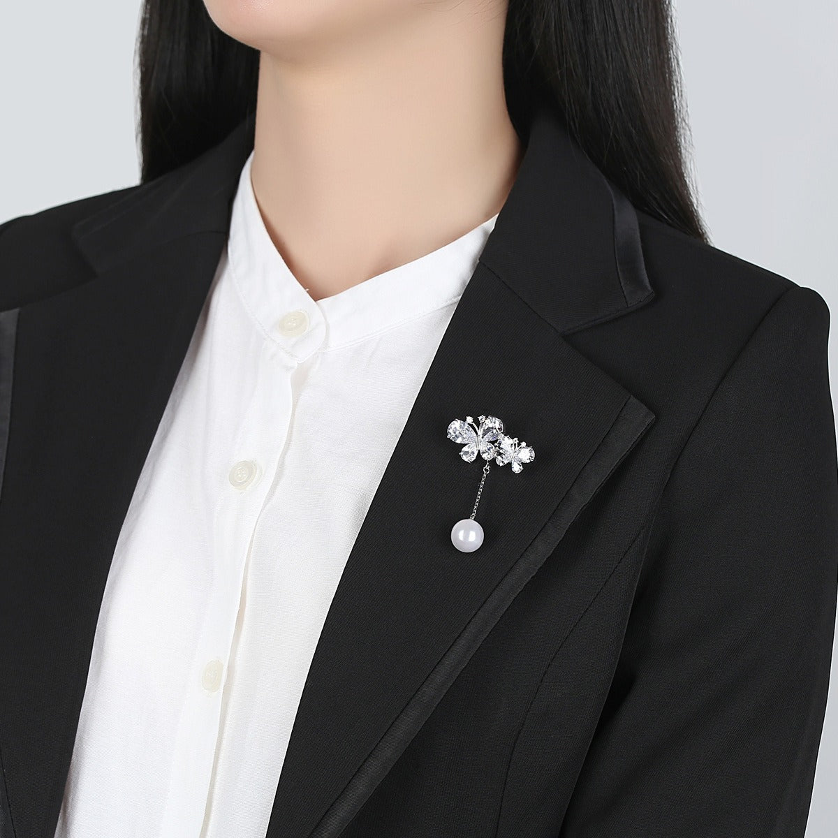 Zircon Butterfly Pin Fashion Korean Edition AAA Zircon Butterfly Design Pearl Women's Small Suit Accessories - Korvel