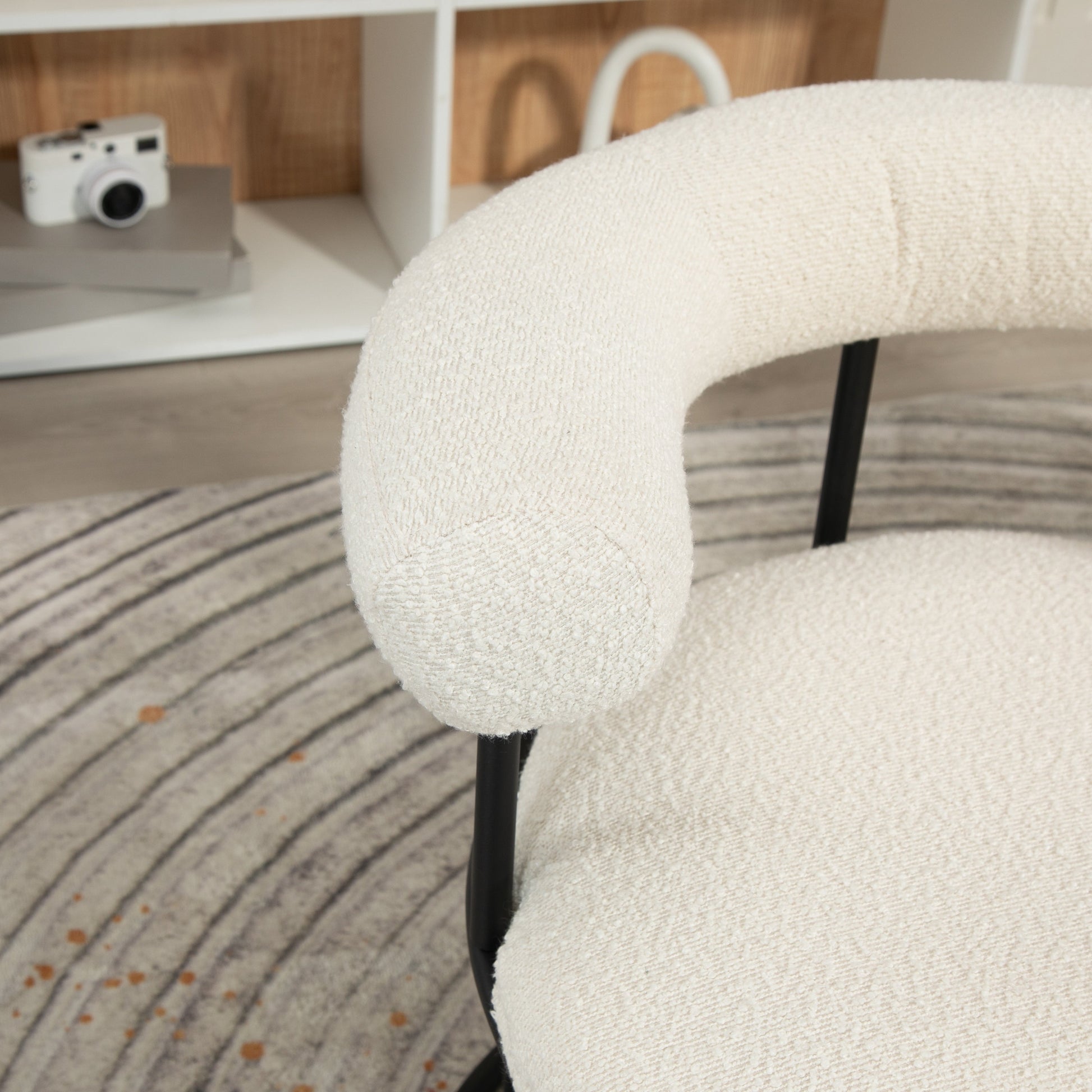 COOLCOOL Boucle dining chair set of two, medieval modern curved backrest chair, round cushion (beige Boucle) - Korvel