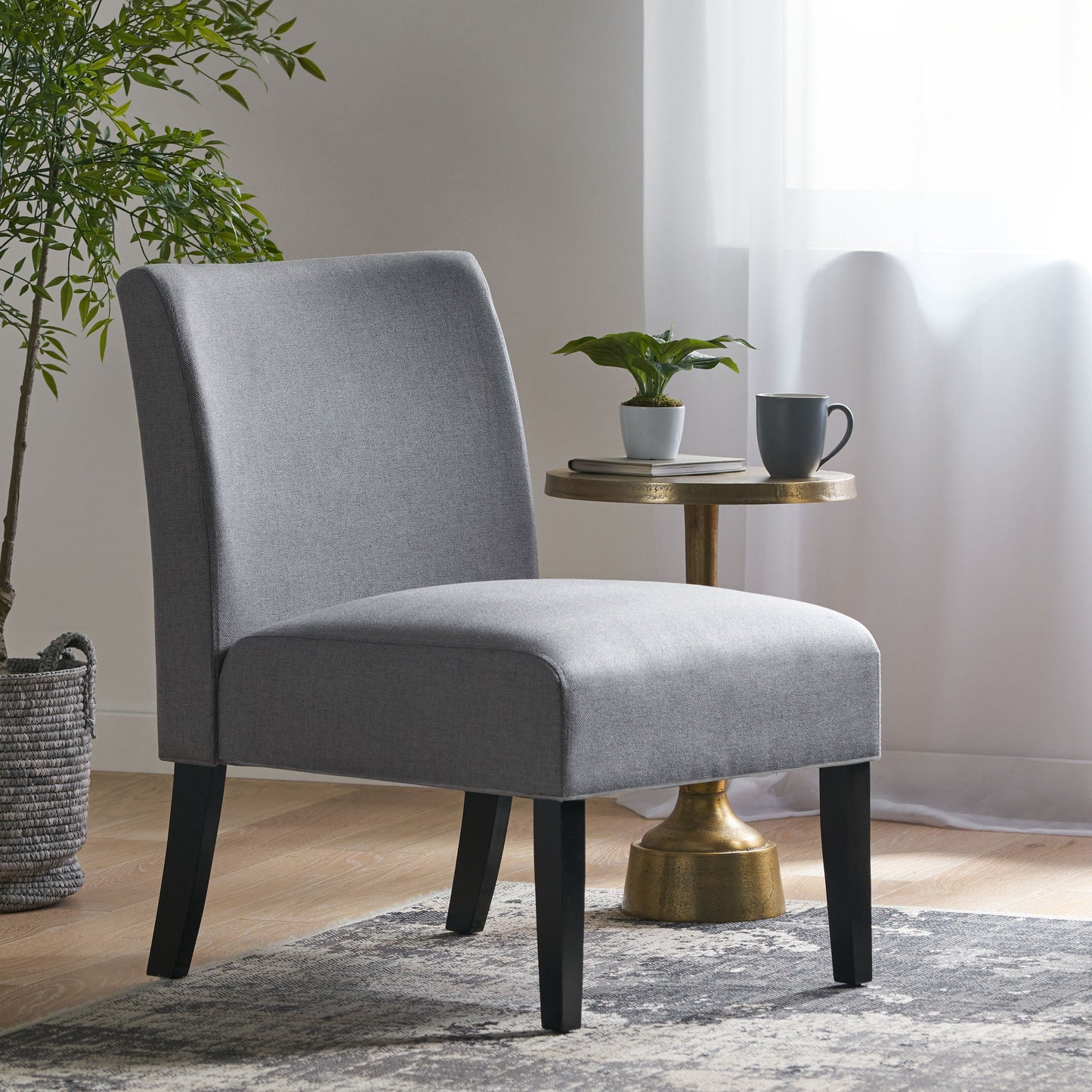 ACCENT CHAIR - Korvel