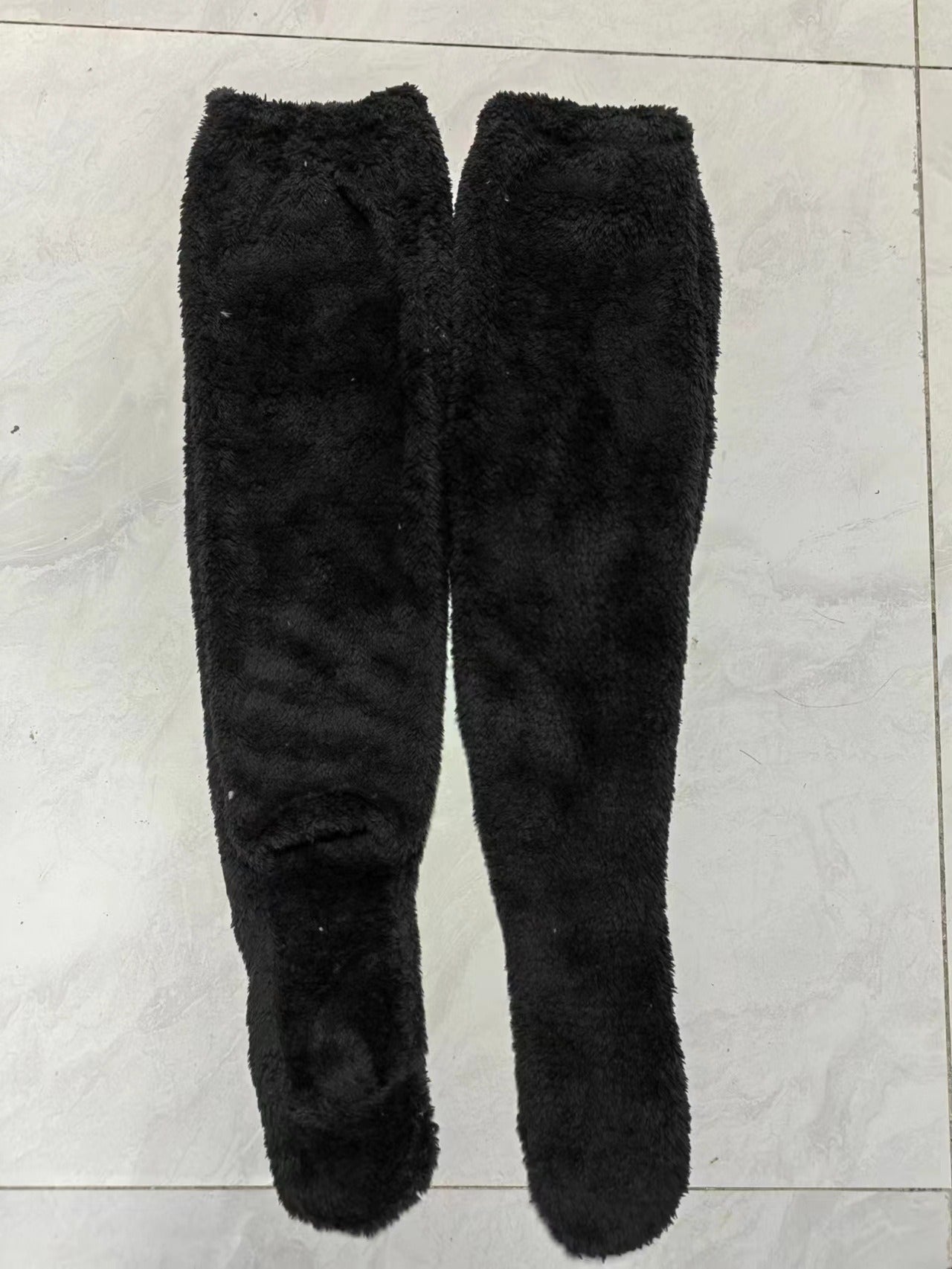 Calcetines de rodilla de felpa acogedora para la comodidad invernal