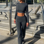 Ensemble Crop Top Chic et Pantalons Évasés