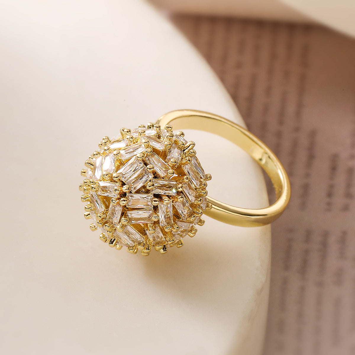 Anillo Ajustable Geométrico de Lujo para Mujeres