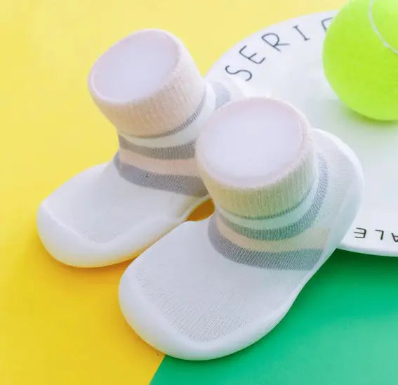 Chaussures pour bébés à semelle souple antidérapante pour les premiers pas
