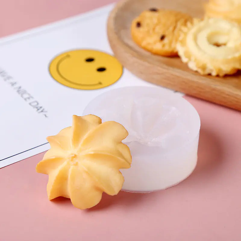 Creative Cake and Cookie Mold for Unique Baking Designs