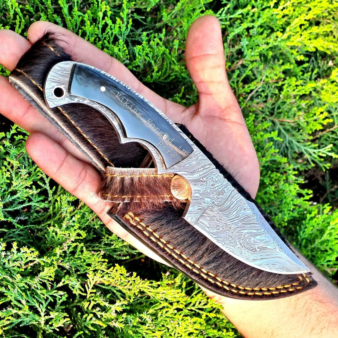 The Blazecrest Custom Deer Skinning Knife - 8-Inch Full Tang Fire Damascus Steel with Buffalo Horn Handle - Korvel