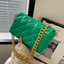 Elegante bolso de hombro pequeño verde con solapa y cadena de metal