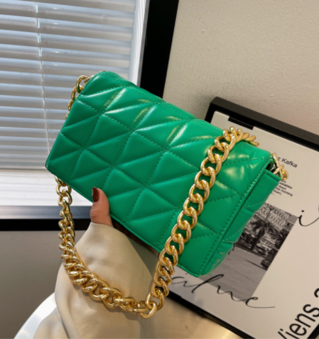 Elegante bolso de hombro pequeño verde con solapa y cadena de metal