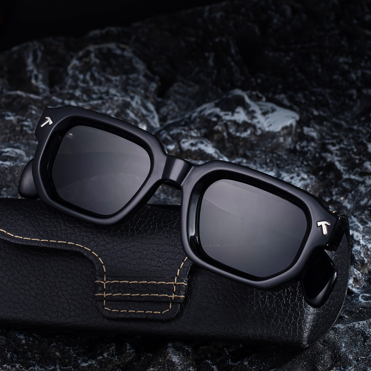 Stylish Men's Sunglasses for Outdoor Adventures