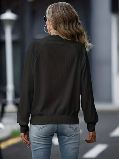 Chaqueta blanca con cremallera y cuello para mujer versátil