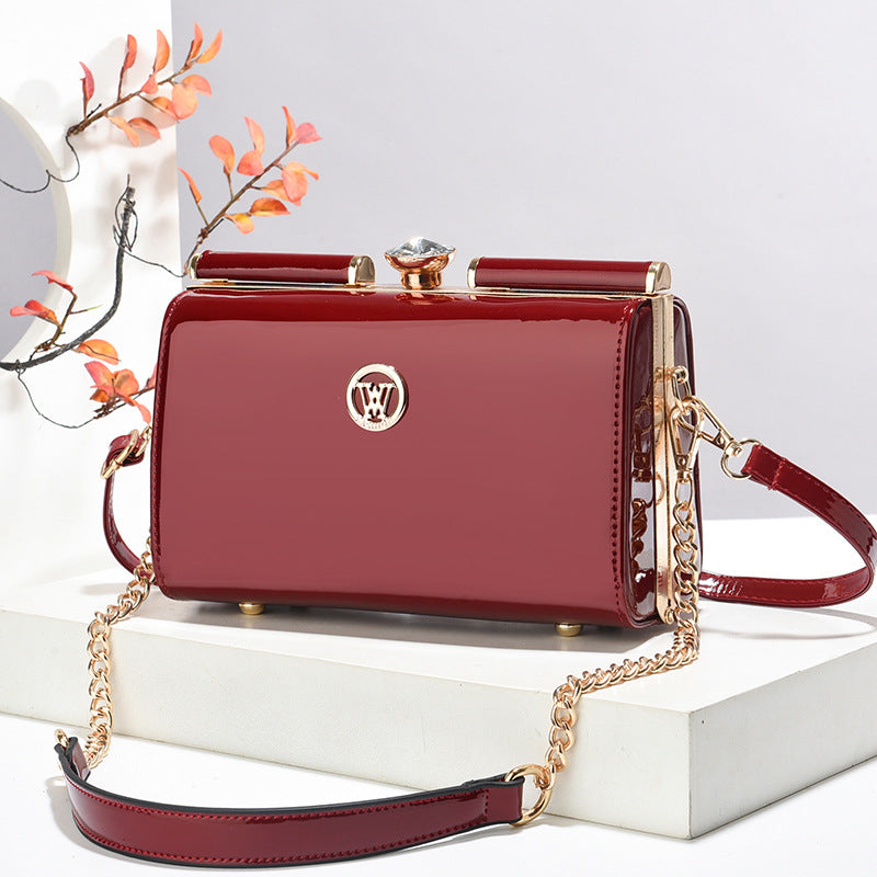 Trendy Diamond-Quilted Shoulder Bag with Premium Texture