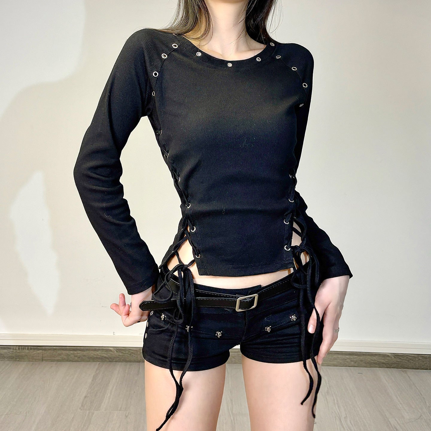 Camiseta de manga larga de estilo oscuro post-apocalíptico con cuello redondo