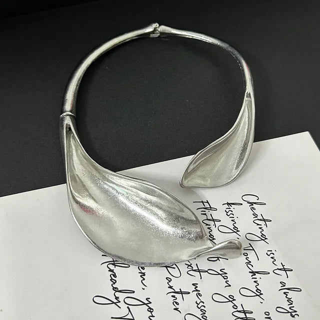 Metal leaf shaped flower bracelet bracelet - Korvel