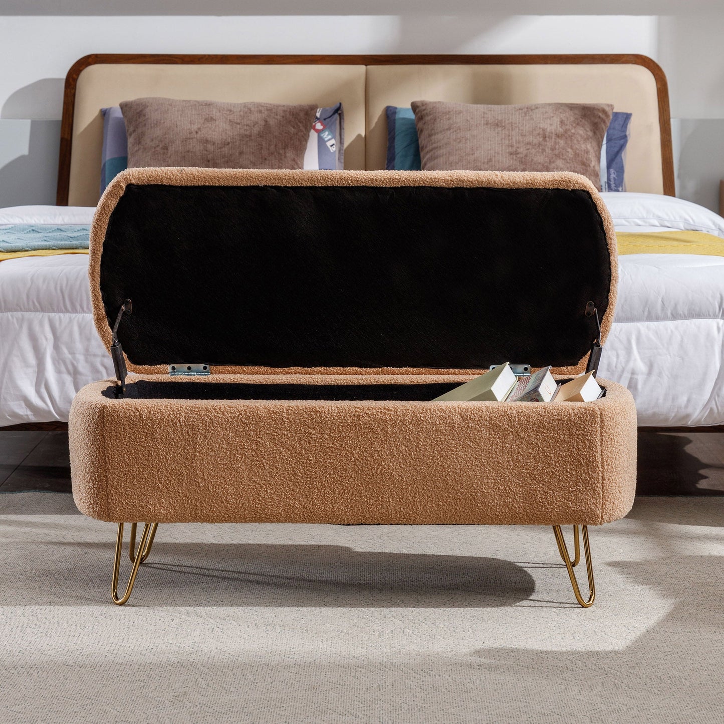Banco Ottoman de Almacenamiento Camel con Patas Doradas